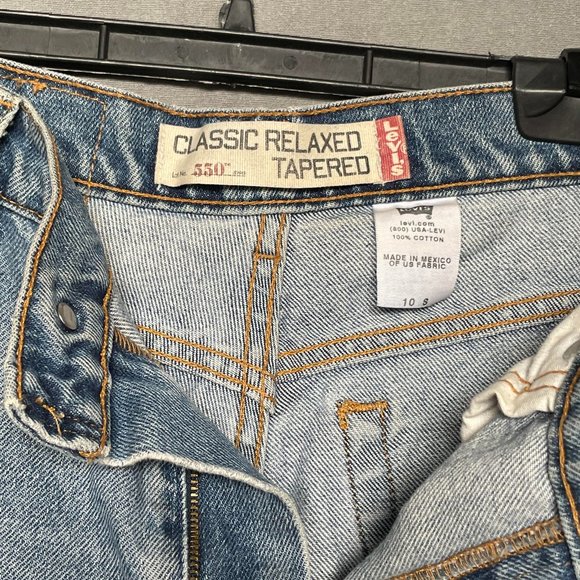 levis 550 relaxed fit high wasted cutoff shorts - Picture 3 of 4